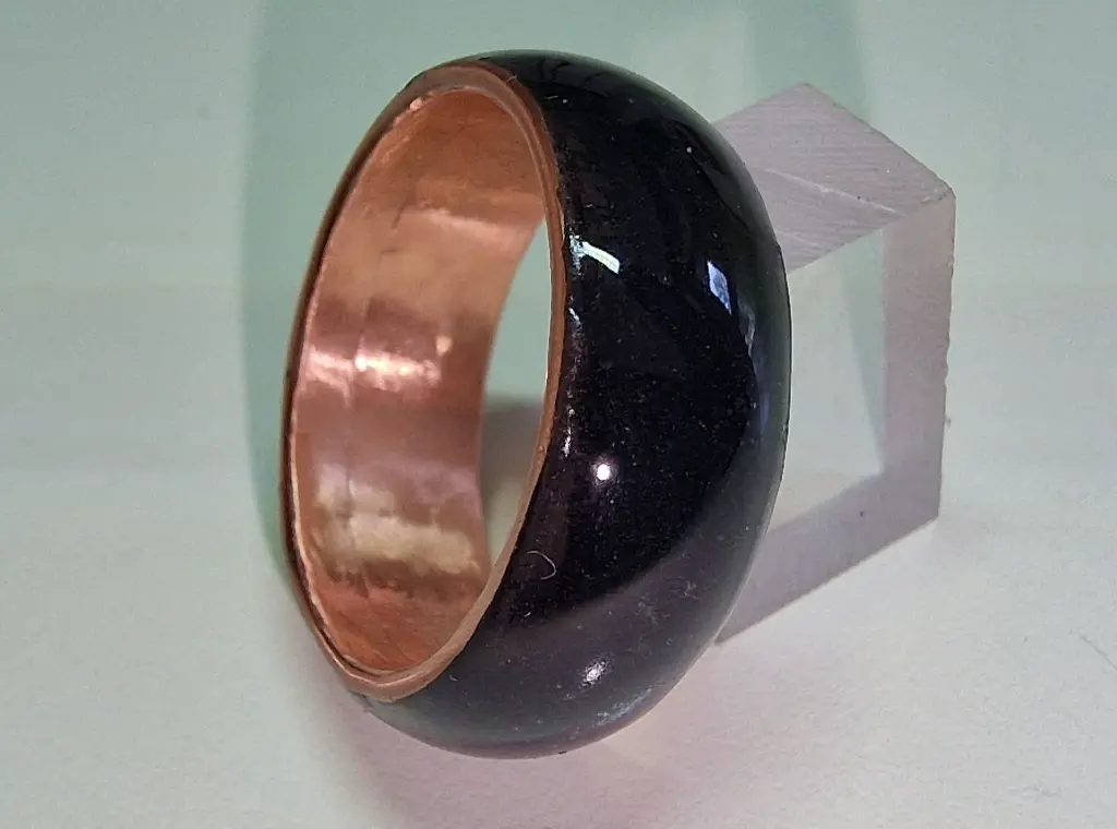 zaaez-bague-charbon-002.webp