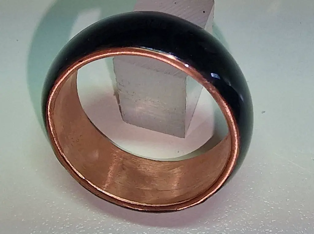 zaaez-bague-charbon-003.webp