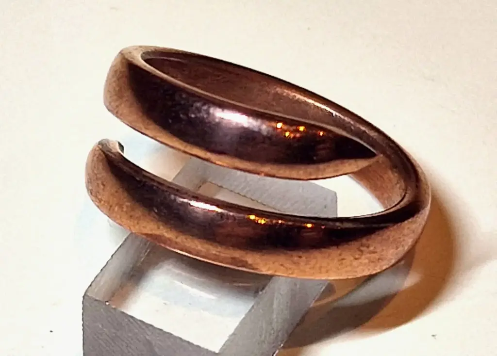 Bague “Éclipse” en cuivre – design ouvert double anneau