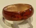 Bague dôme en cuivre/laiton et bois de rose, scellée sous résine